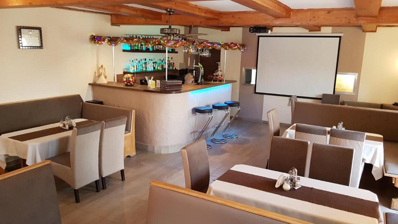 Aparthotel Restauracja Ibiza Ludwikowice Kłodzkie Exterior foto