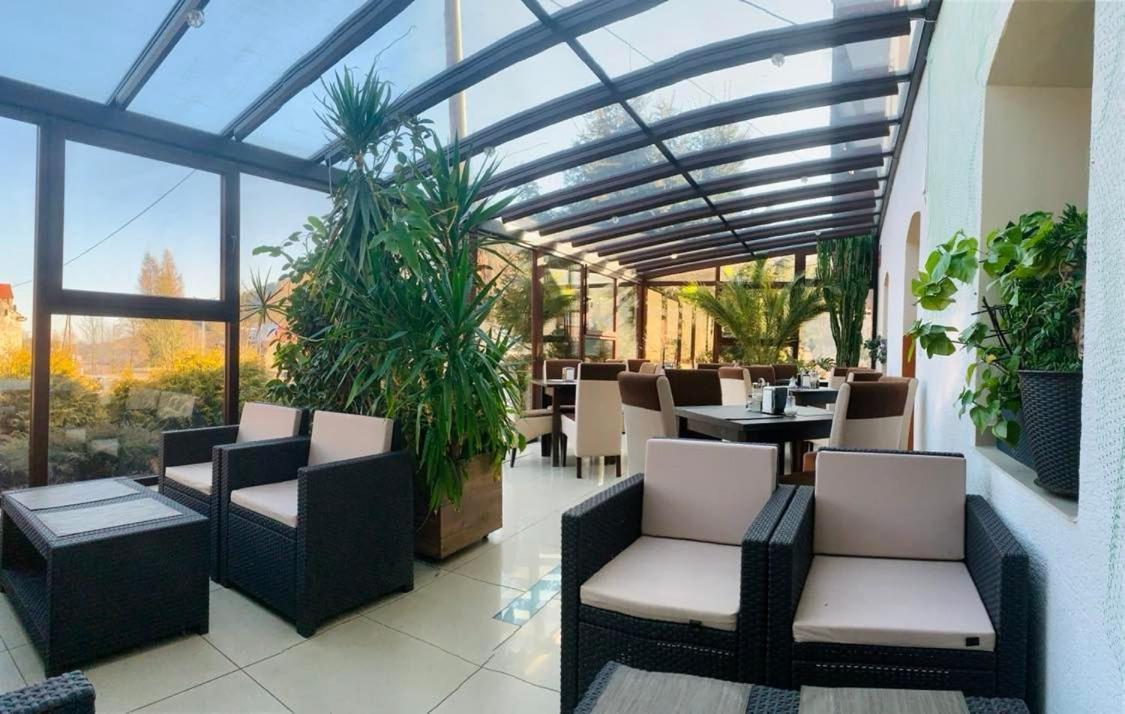 Aparthotel Restauracja Ibiza Ludwikowice Kłodzkie Exterior foto